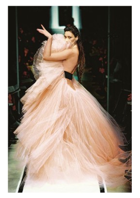 JPG-Ze-Parisienne-French-Cancan-gown-haute-couture-spring_summer-2002-fashiondailymag-selects